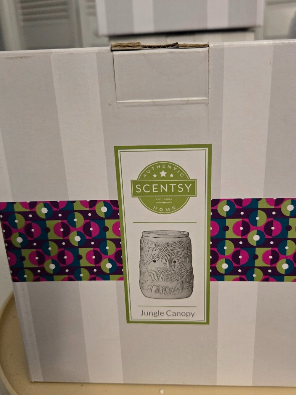 Scentsy Jungle Canopy Wax Warmer White Ceramic Tropical Plants Palm Design